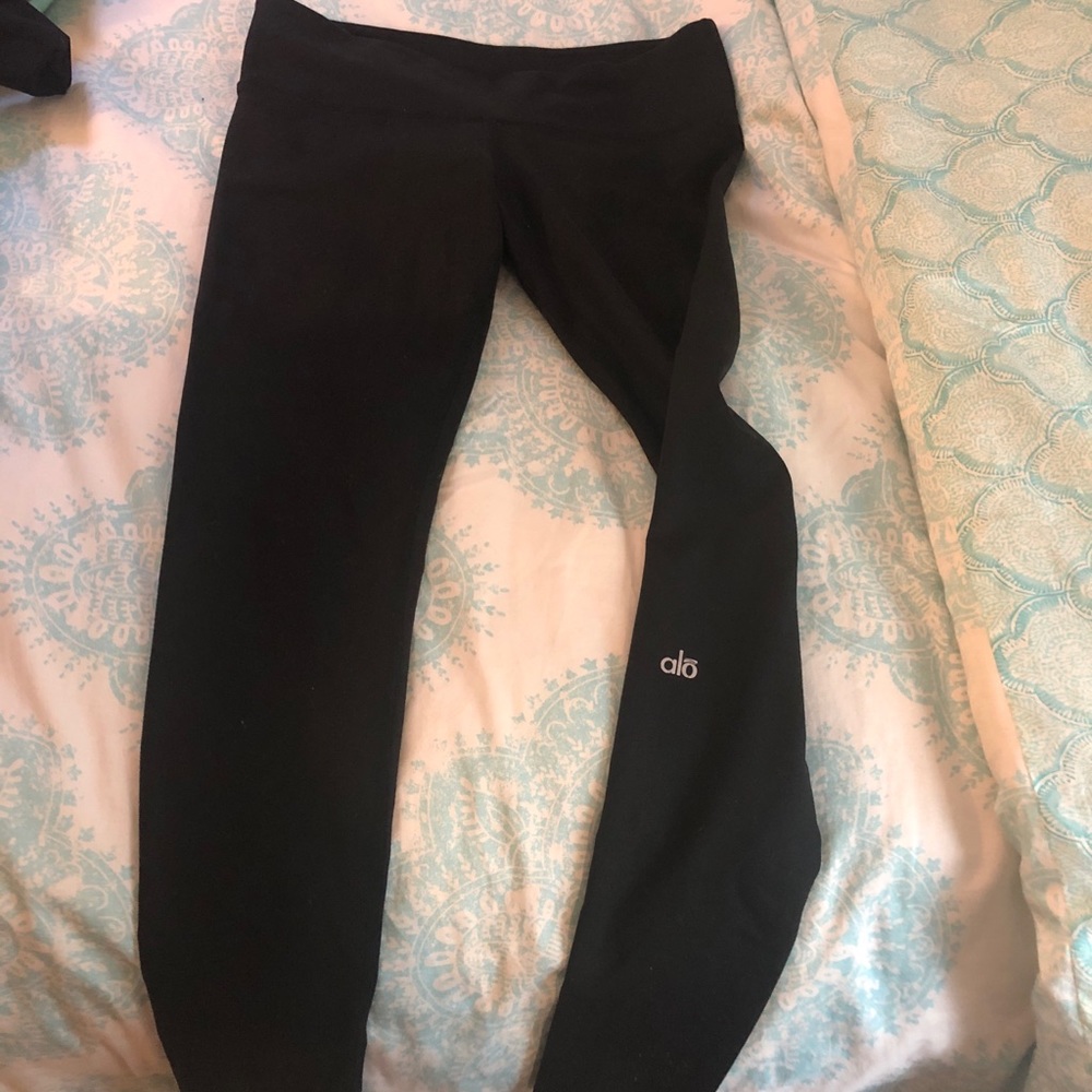 Black ALO YOGA leggings